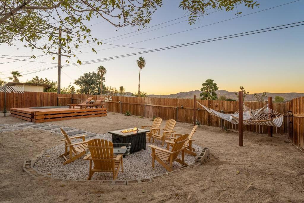 Palm Vista Retreat *Hot Tub/Cowboy Pool/Hammocks* Vila Joshua Tree Exterior foto