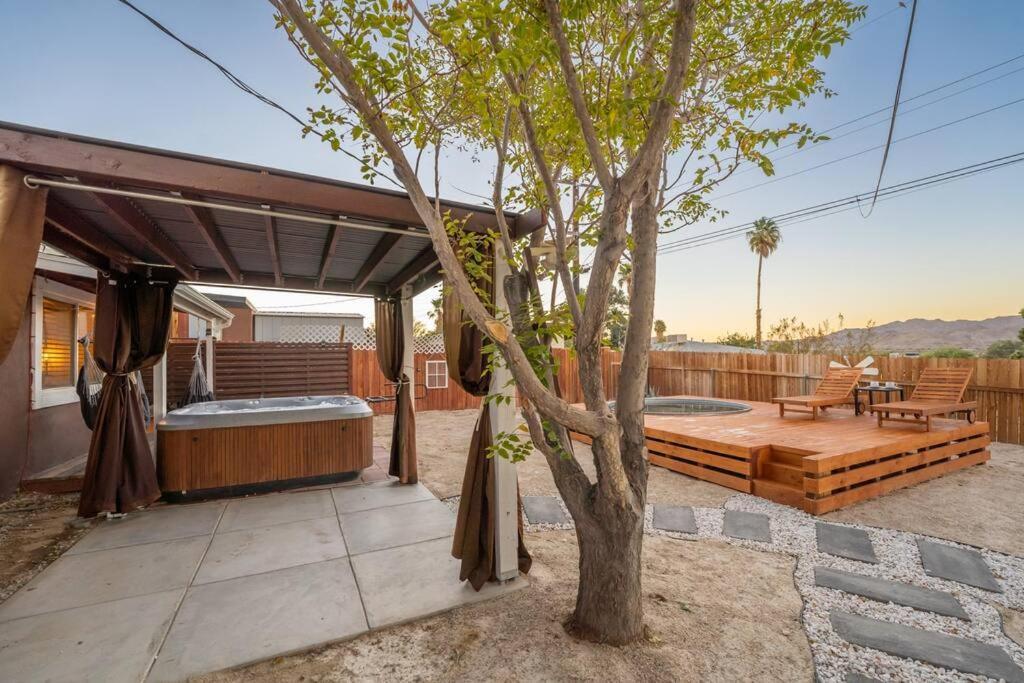 Palm Vista Retreat *Hot Tub/Cowboy Pool/Hammocks* Vila Joshua Tree Exterior foto