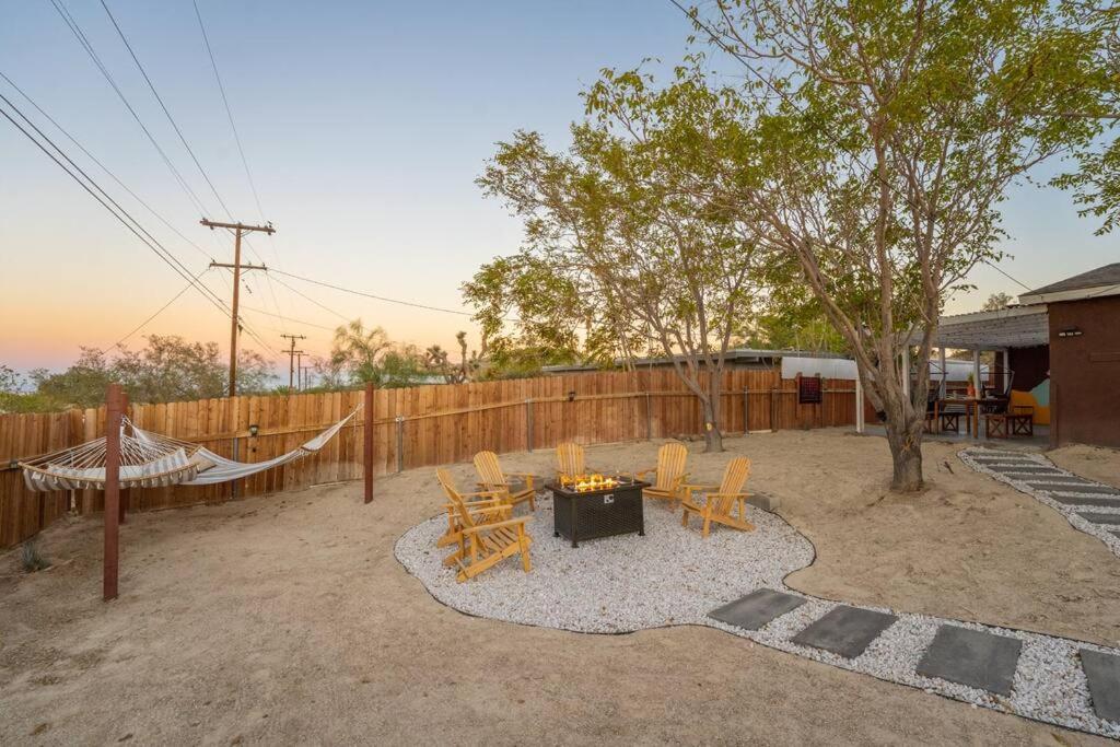Palm Vista Retreat *Hot Tub/Cowboy Pool/Hammocks* Vila Joshua Tree Exterior foto